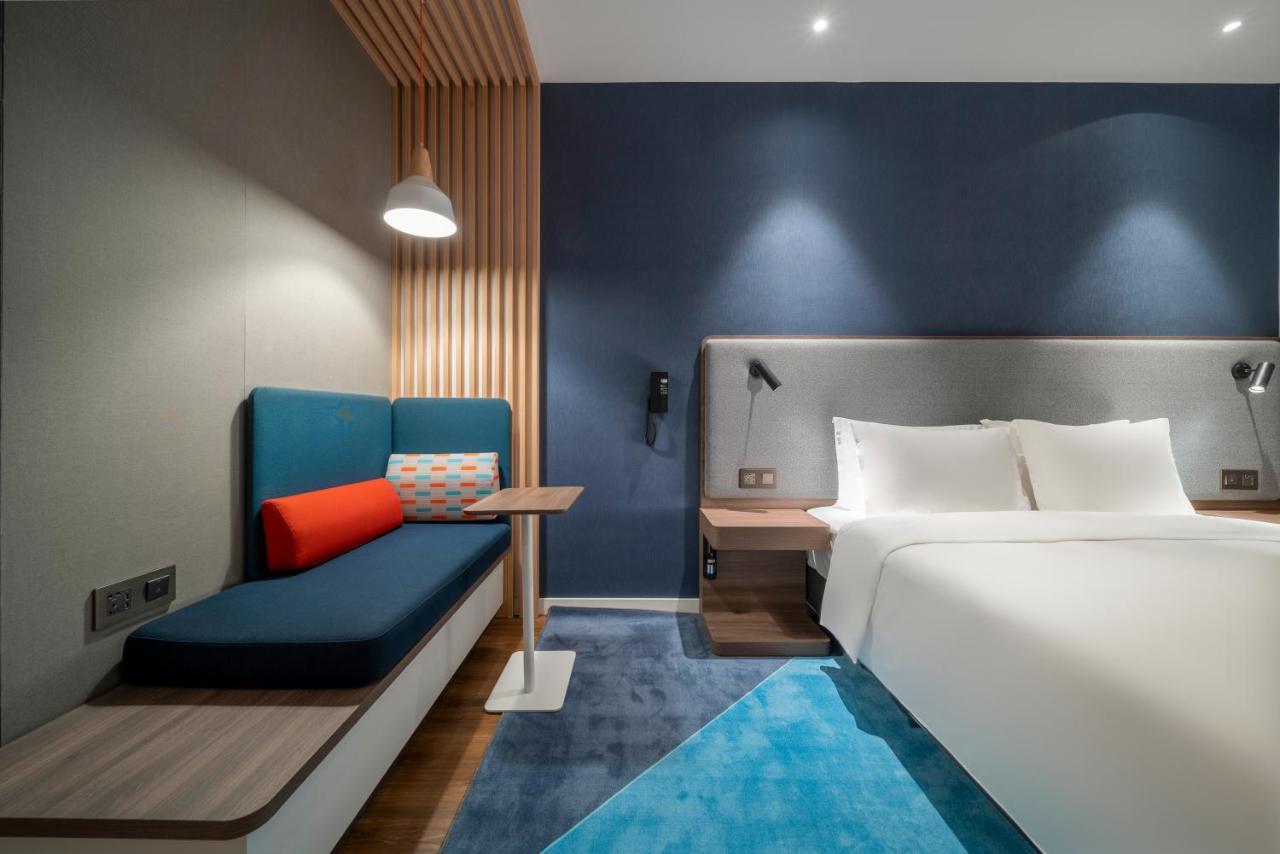 Holiday Inn Express Zhuhai Gongbei By Ihg Exterior photo