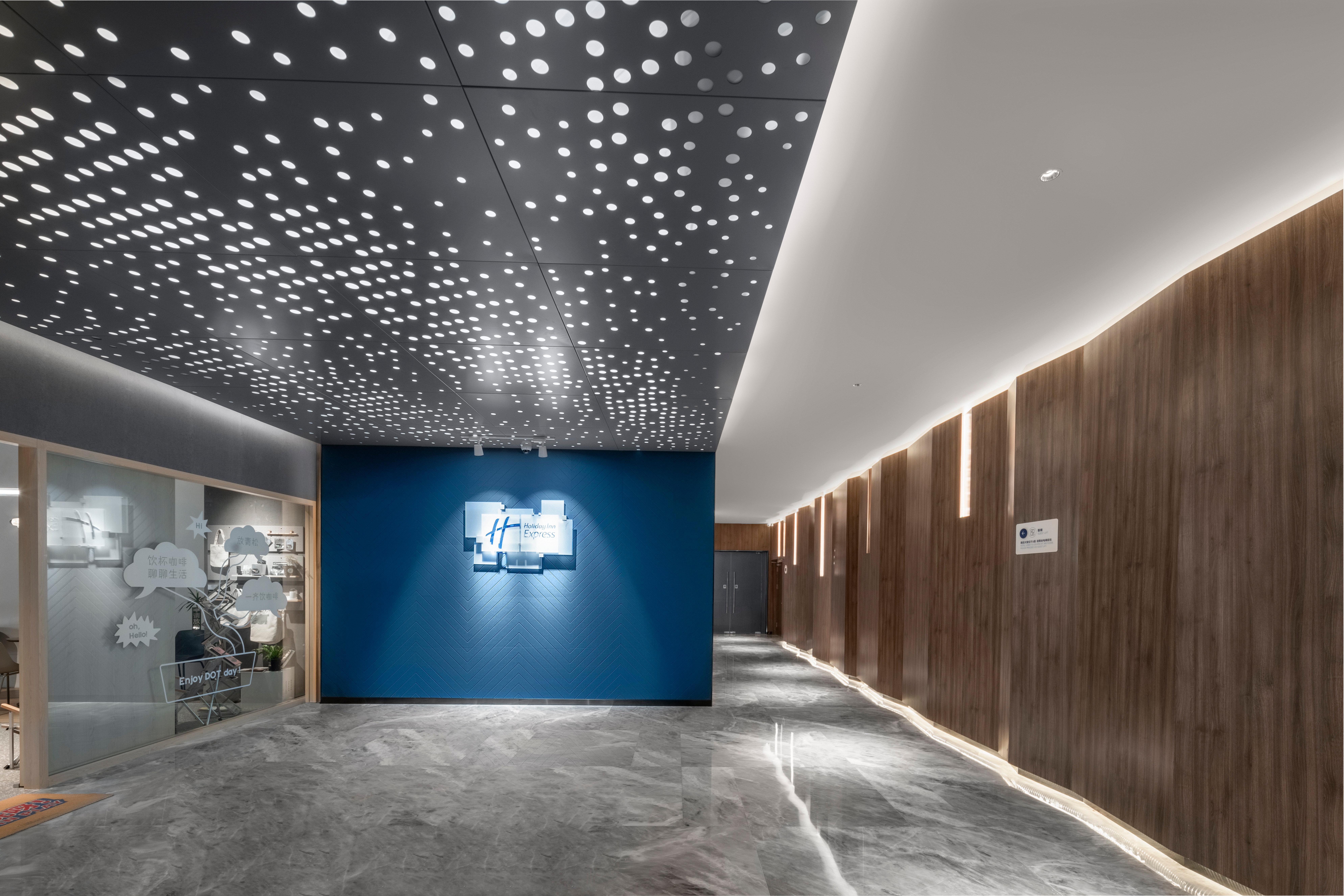 Holiday Inn Express Zhuhai Gongbei By Ihg Exterior photo